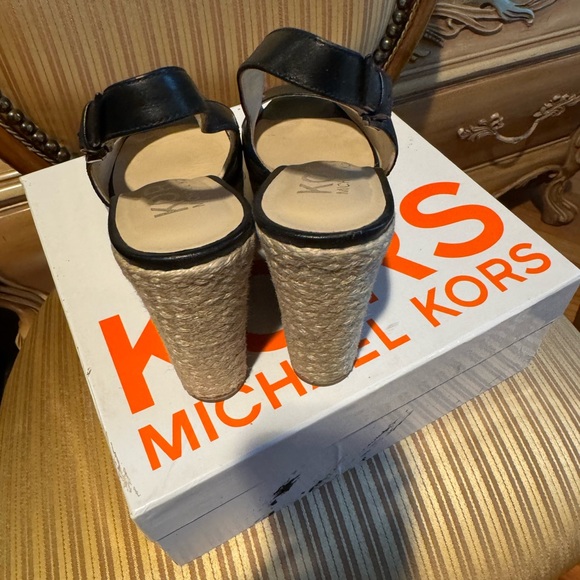 Gently worn wedges - Picture 3 of 5